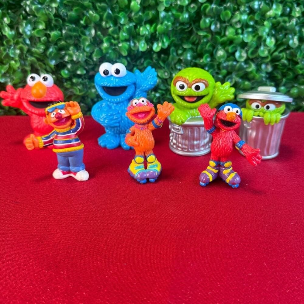 Sesame Street PVC Figures Elmo Cookie Monster Ernie Oscar Cake Toppers Vintage